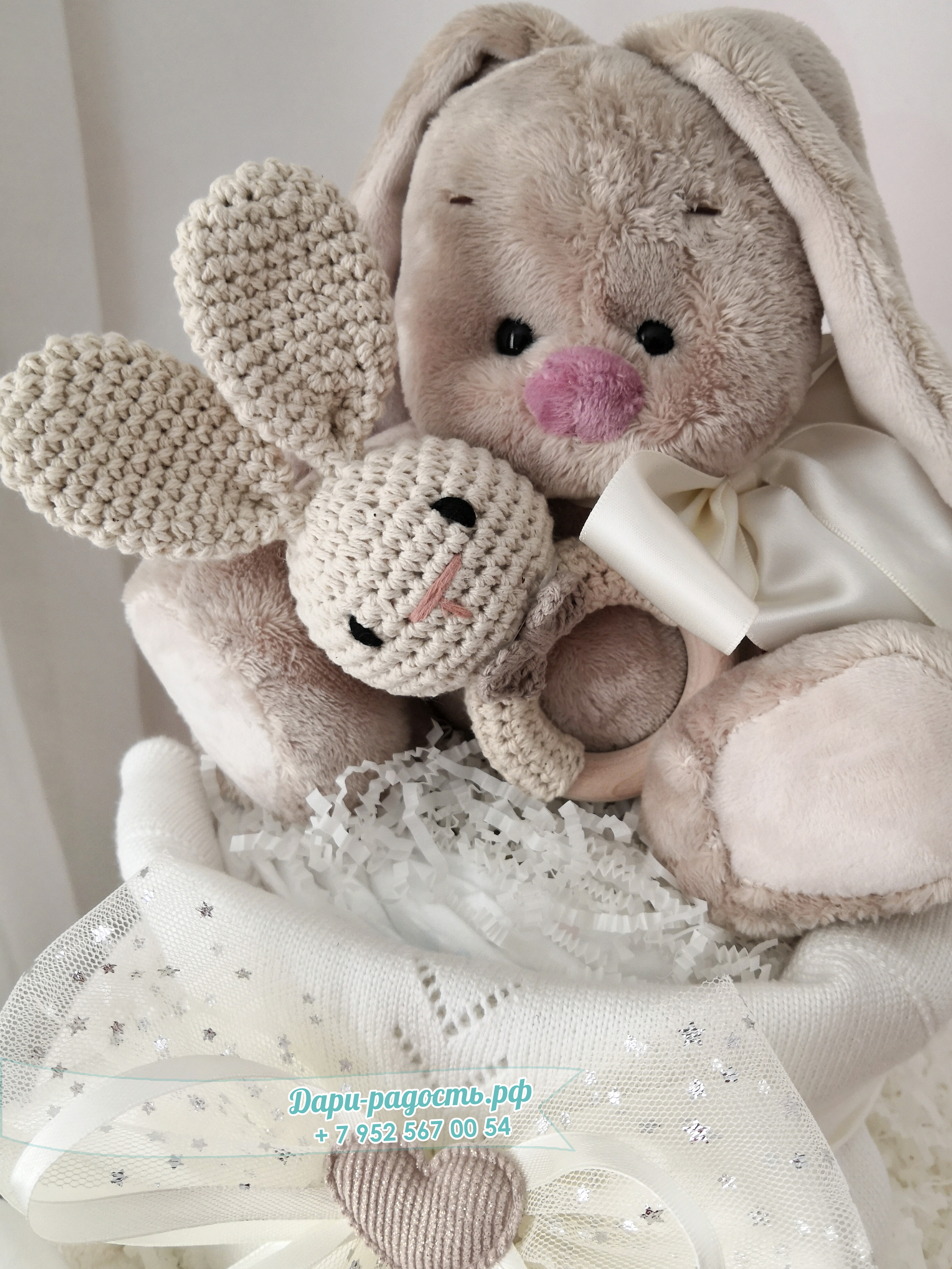 Большой торт из подгузников с детскими вещами и игрушками "Овечка"