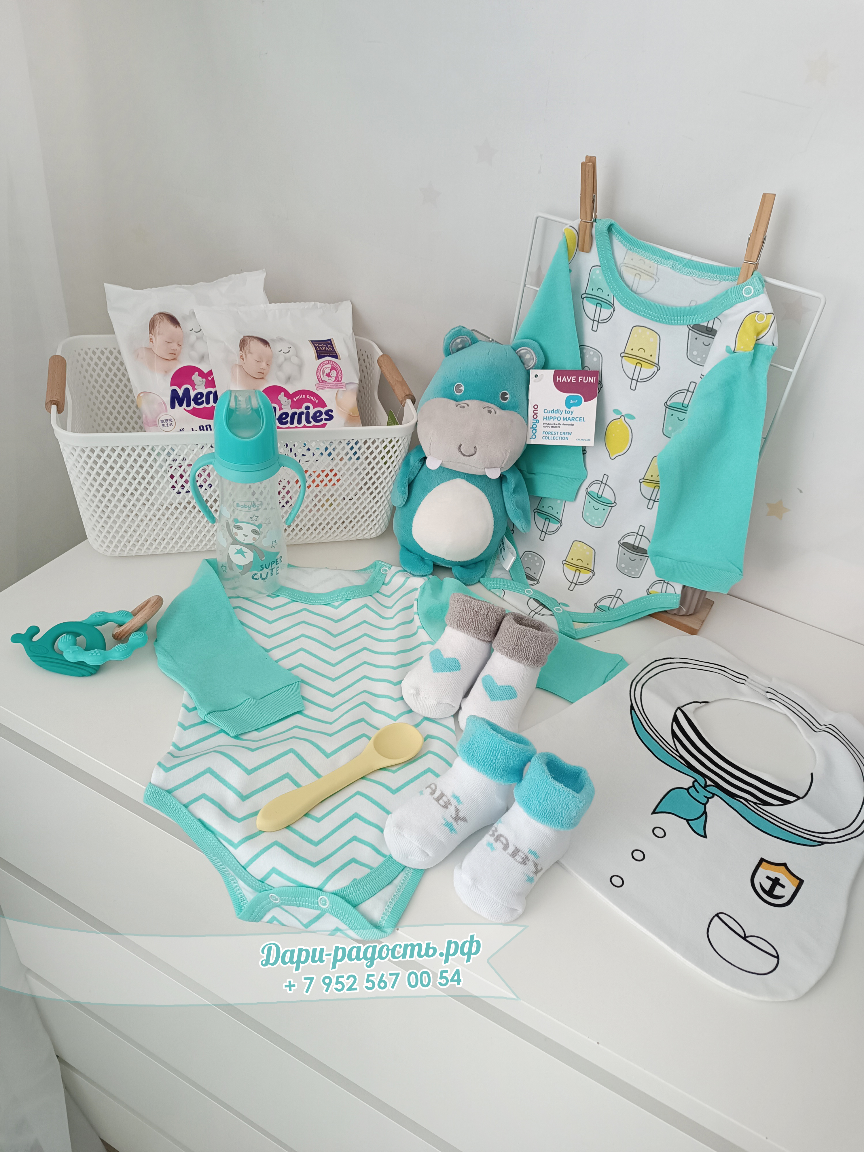 Корзина на рождение мальчика "Сокровища маленького капитана"